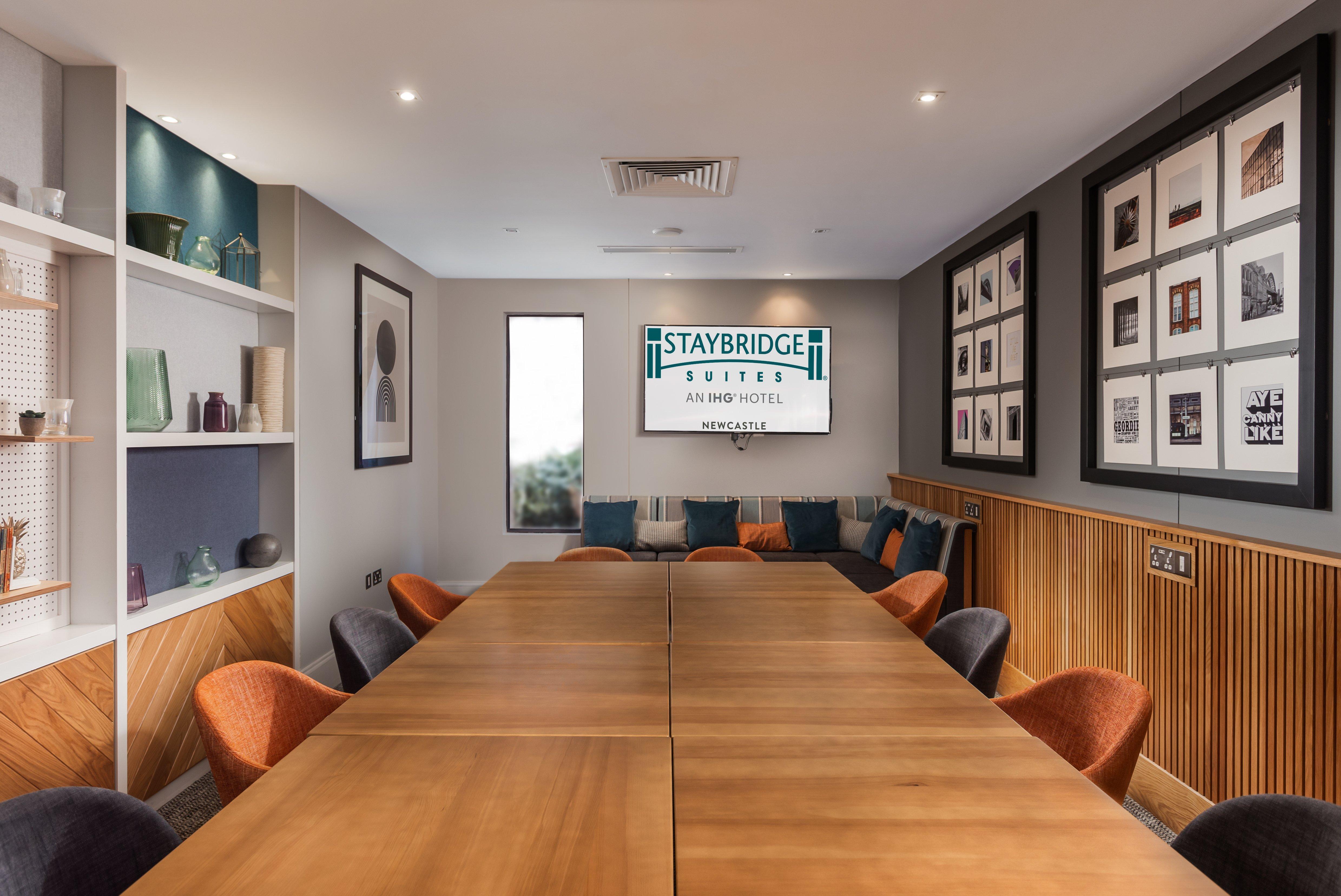 Staybridge By Ihg Апарт-отель 4*